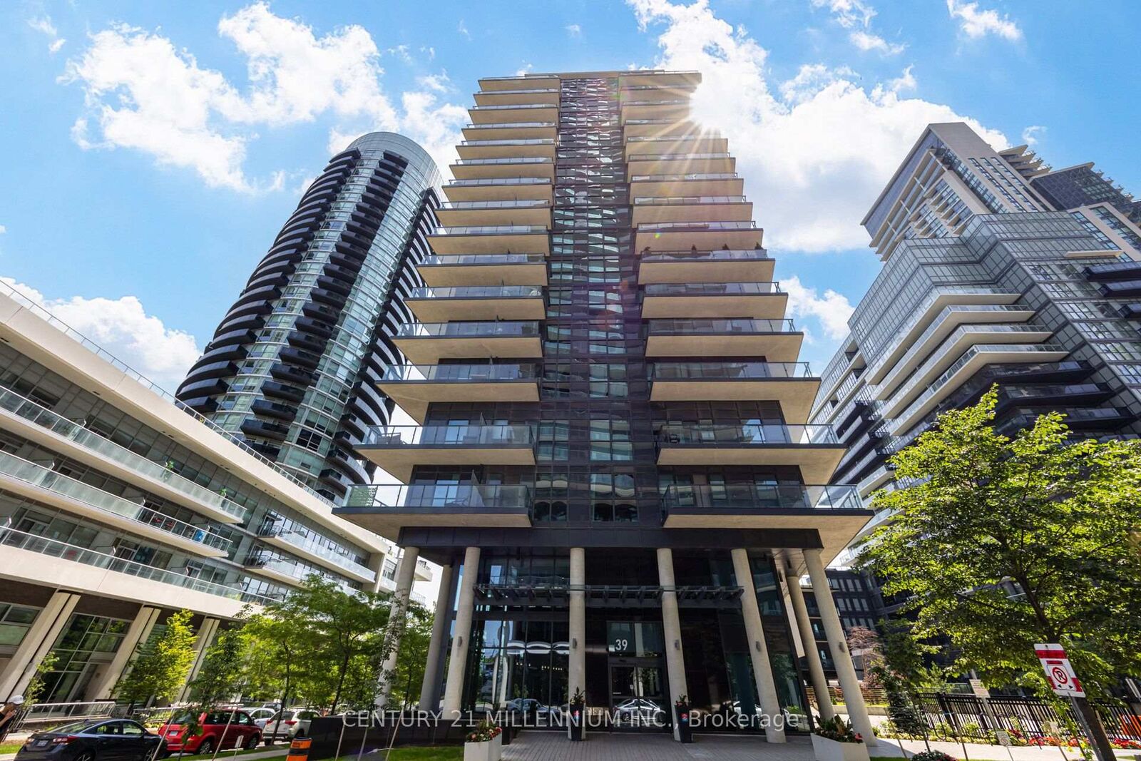 Property Photo: 39 Annie Craig Drive 1018 ON M8V 0H1