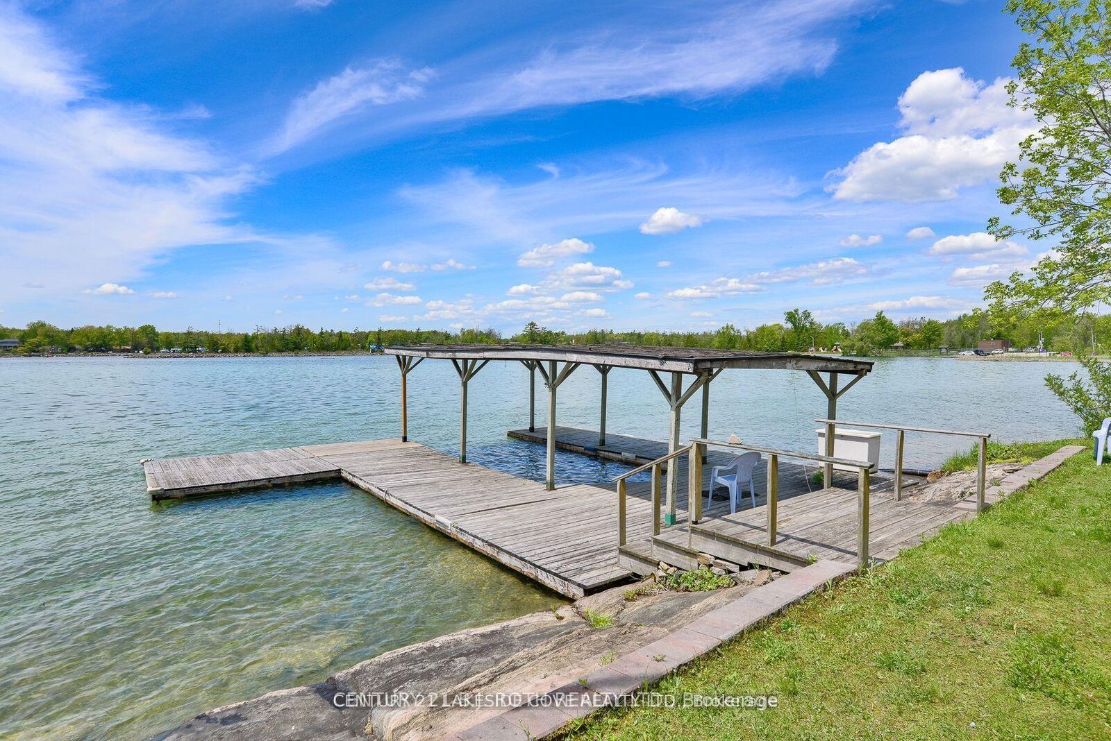 Property Photo: 7712 Oak Point Road S ON L0K 2B0