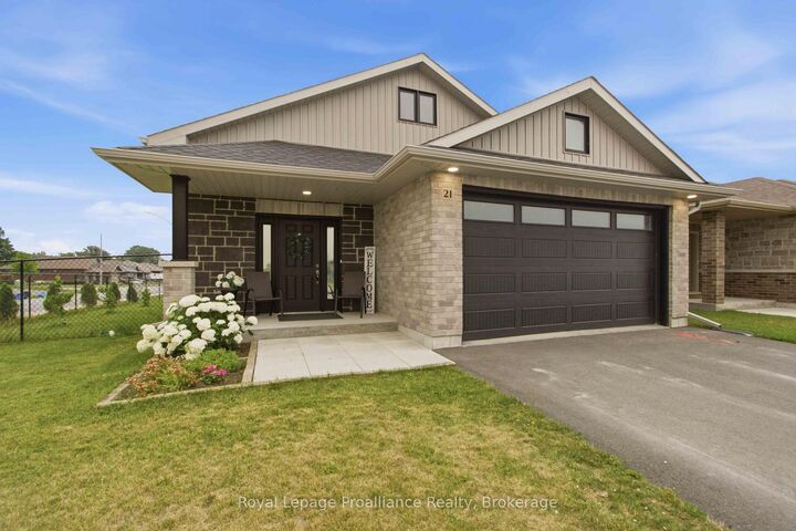 21 Cedar Park Crescent — photo 1