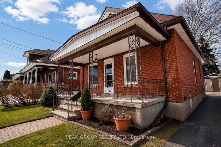 Property Photo: 4747 Fourth Avenue ON L2E 4N9