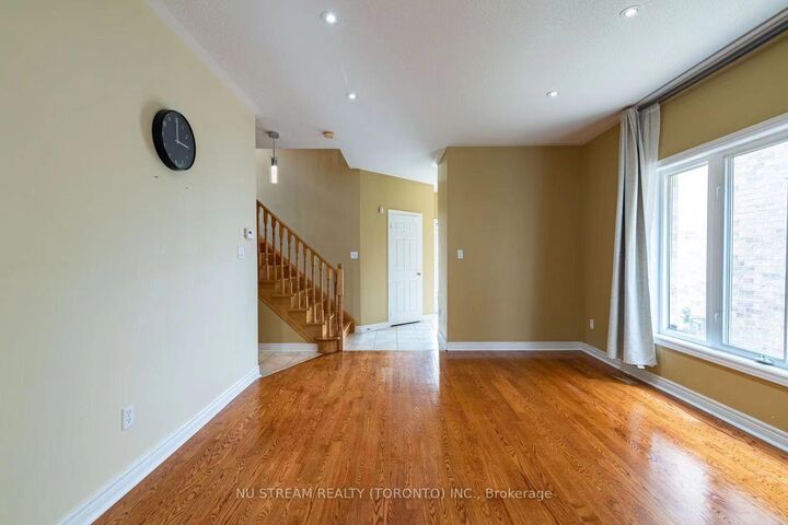 Property Photo: 5139 Oscar Peterson Boulevard ON L5M 7W4