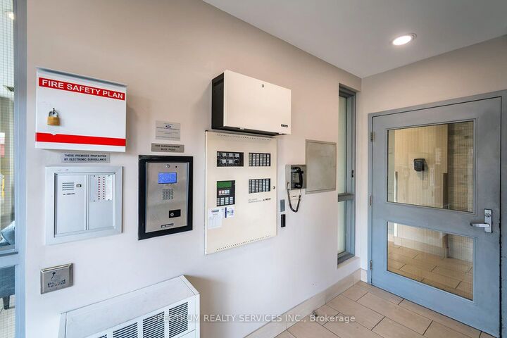 2464 Weston Road 406 — photo 1