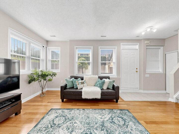 Photo de la propriété:  760 Lawrence Avenue W 76  ON M6A 3E7 