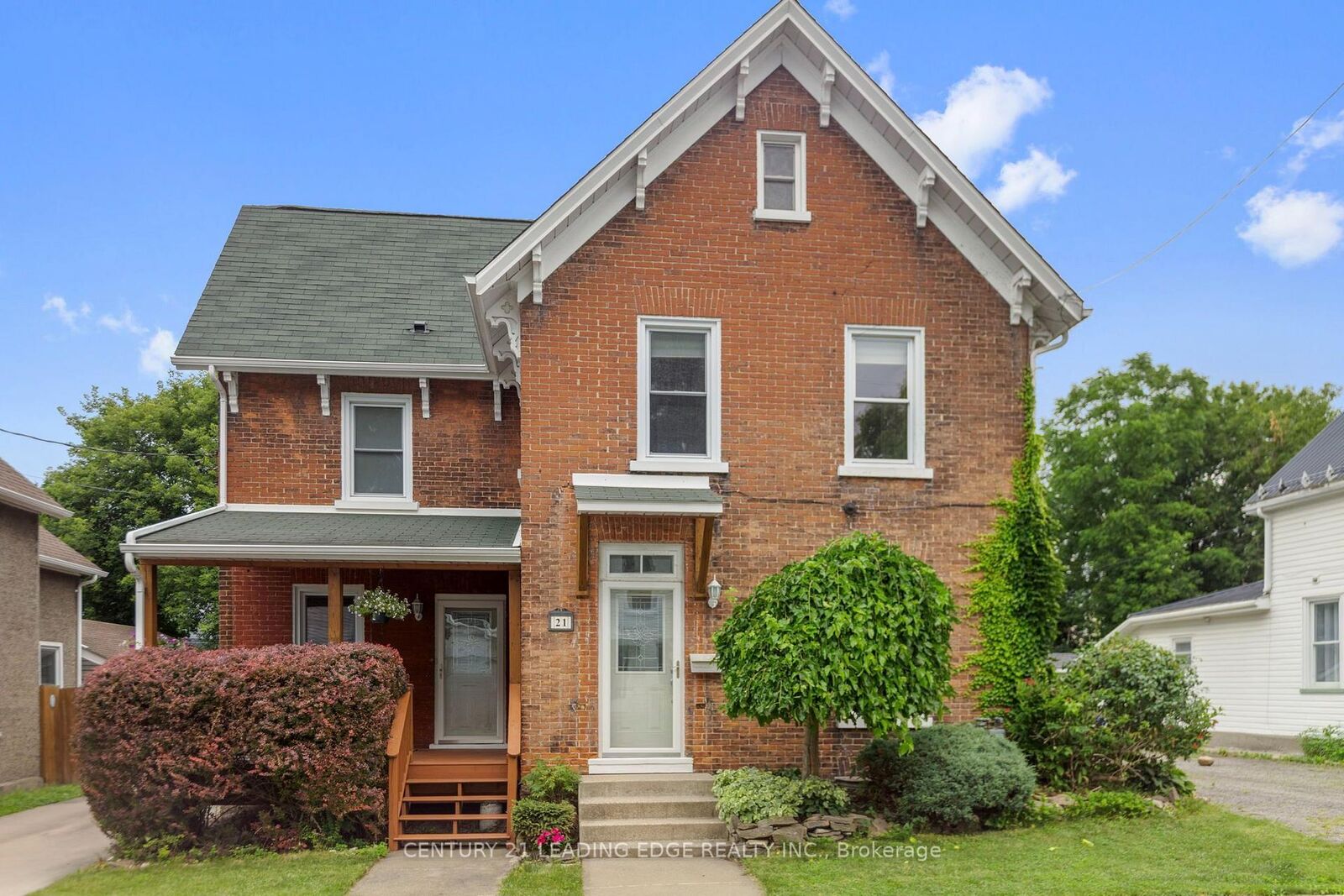 Property Photo: 21 Georgina Street ON K6V 2B6