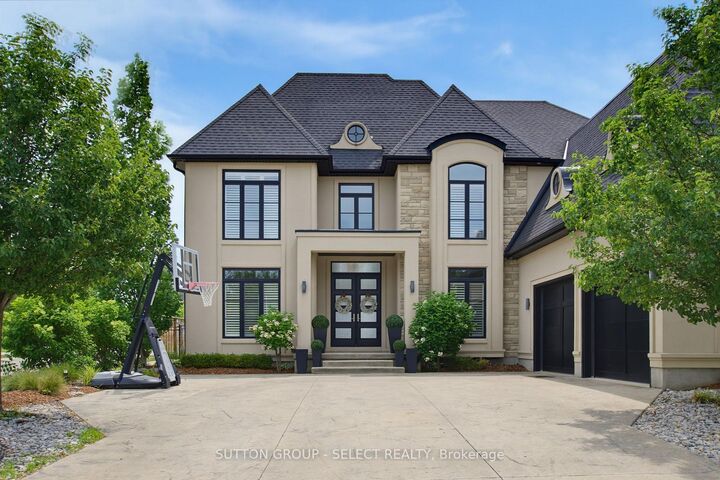 Property Photo: 2303 Waterside Court ON N6G 0L9