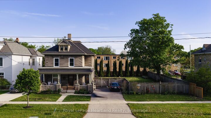 14 Elgin Avenue E — photo 1