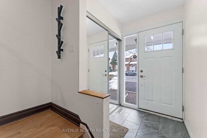 Property Photo: 3489 Southgate Road ON K1V 7Y5
