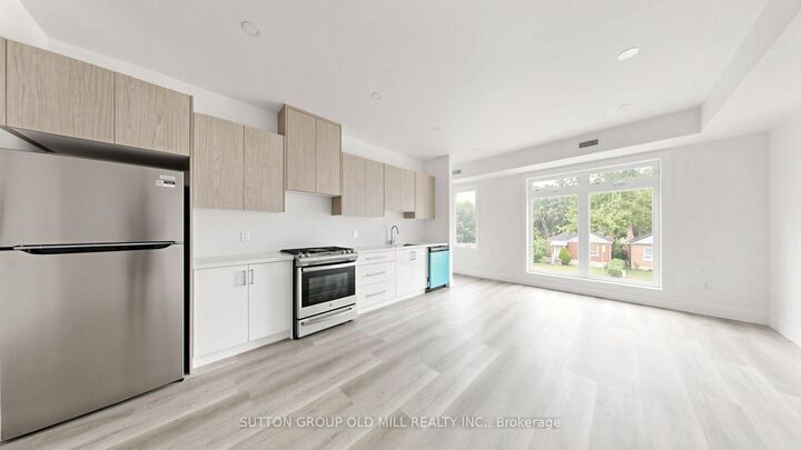 Property Photo: 1927 Lawrence Avenue W 4 ON M9N 1G8
