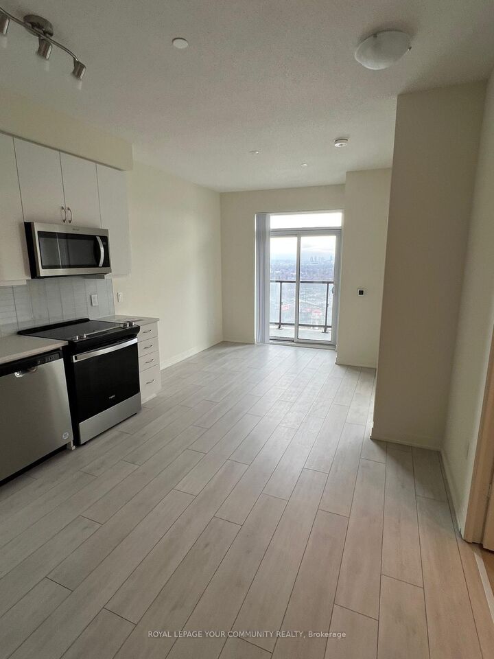 Photo de la propriété: 38 Annie Craig Drive 2910 ON M8V 0G9