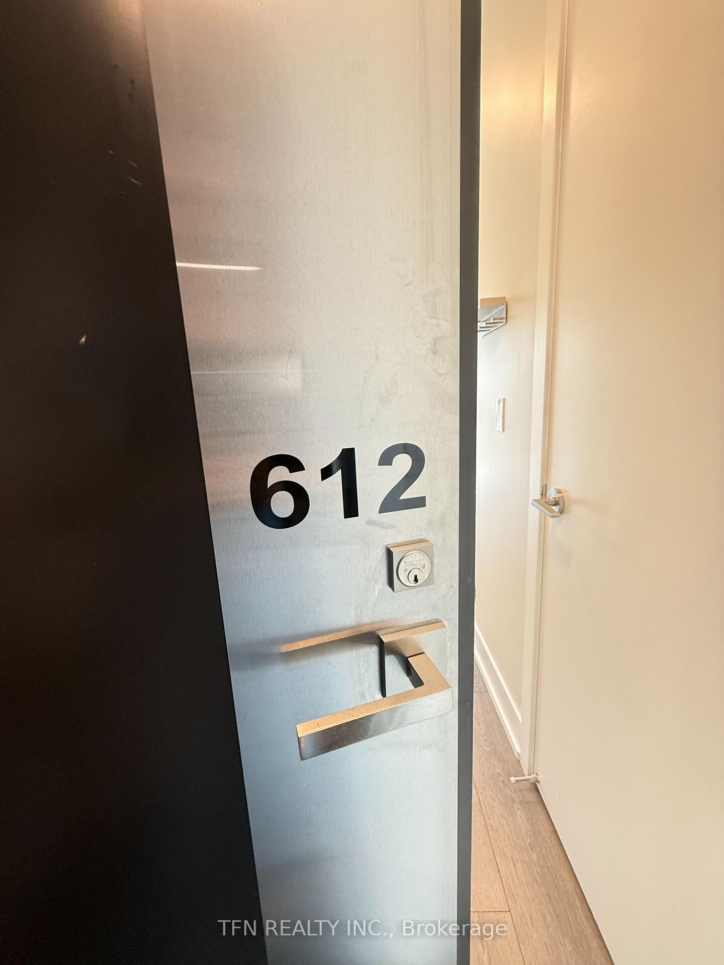Property Photo:  9471 Yonge Street W 612  ON L4C 1V4 
