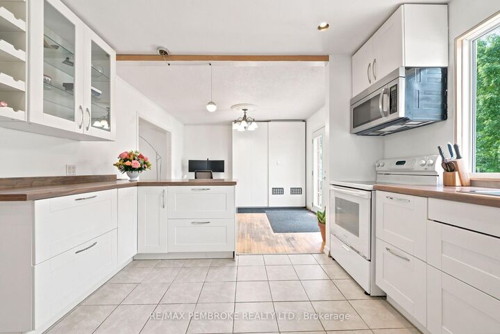 Property Photo: 117 Algonquin Street ON K0J 1P0