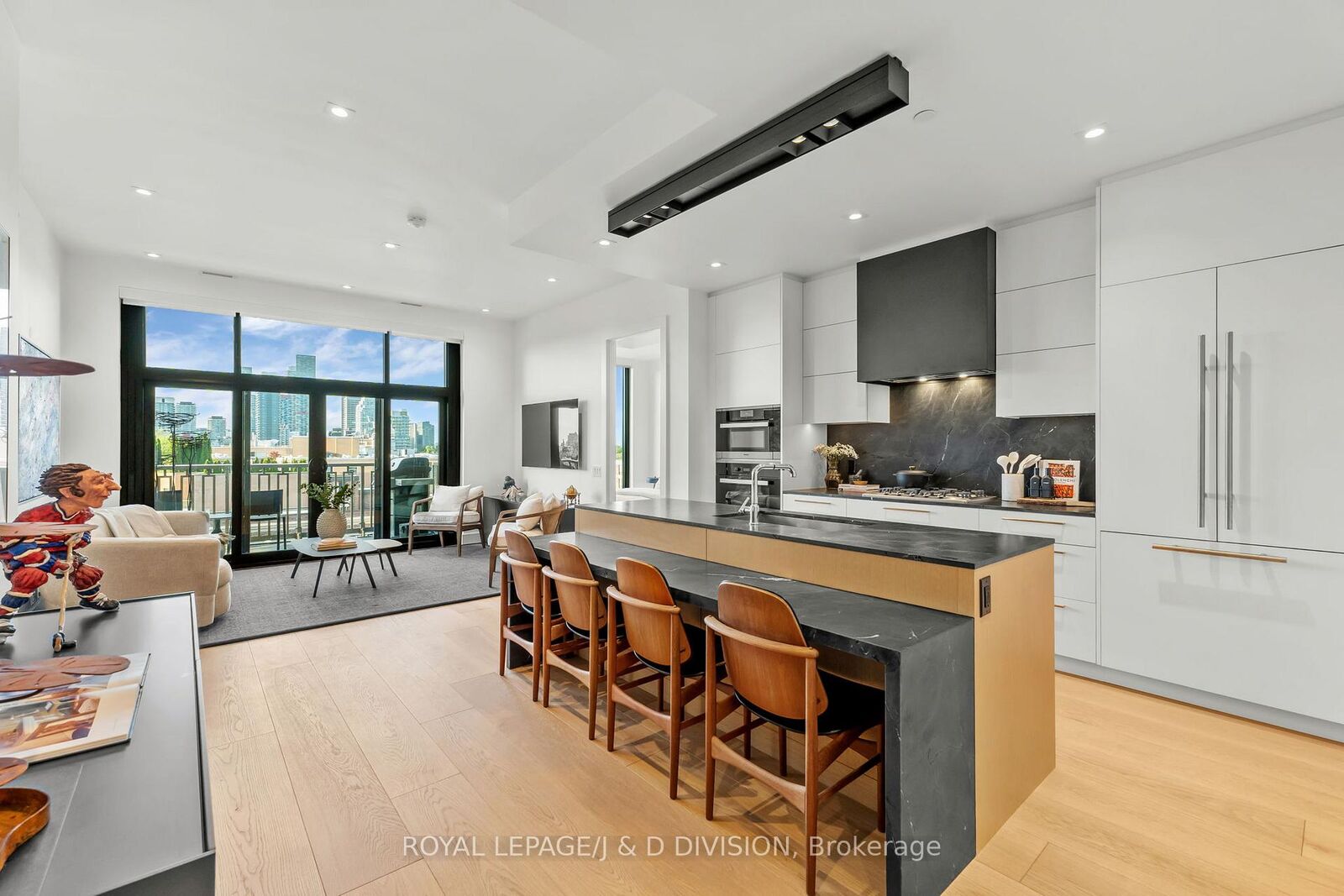 Property Photo:  1 Strathgowan Avenue 710  ON M4N 0B3 