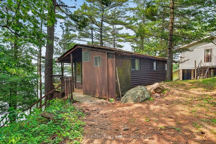 Property Photo: 1135 Twin Island Lane ON K0H 2L0