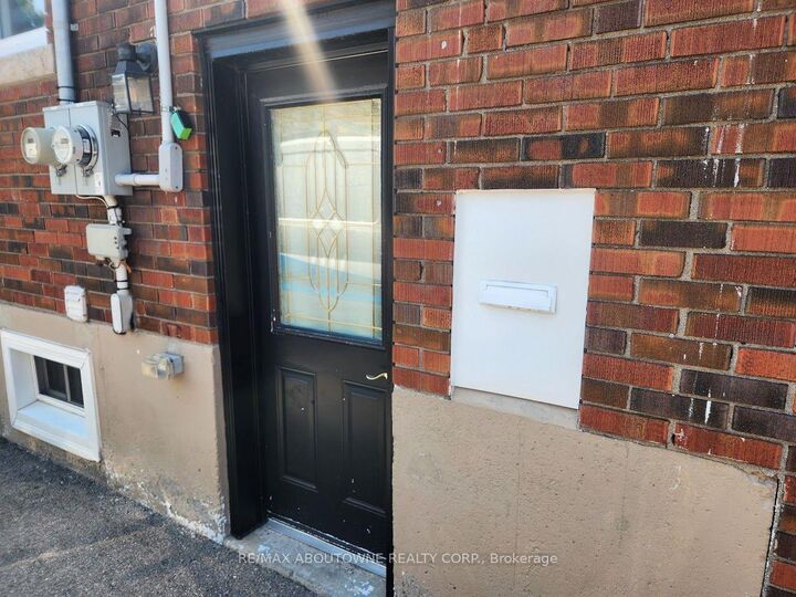 Property Photo:  281 East 34th Street Bsmt  ON L8V 3W8 