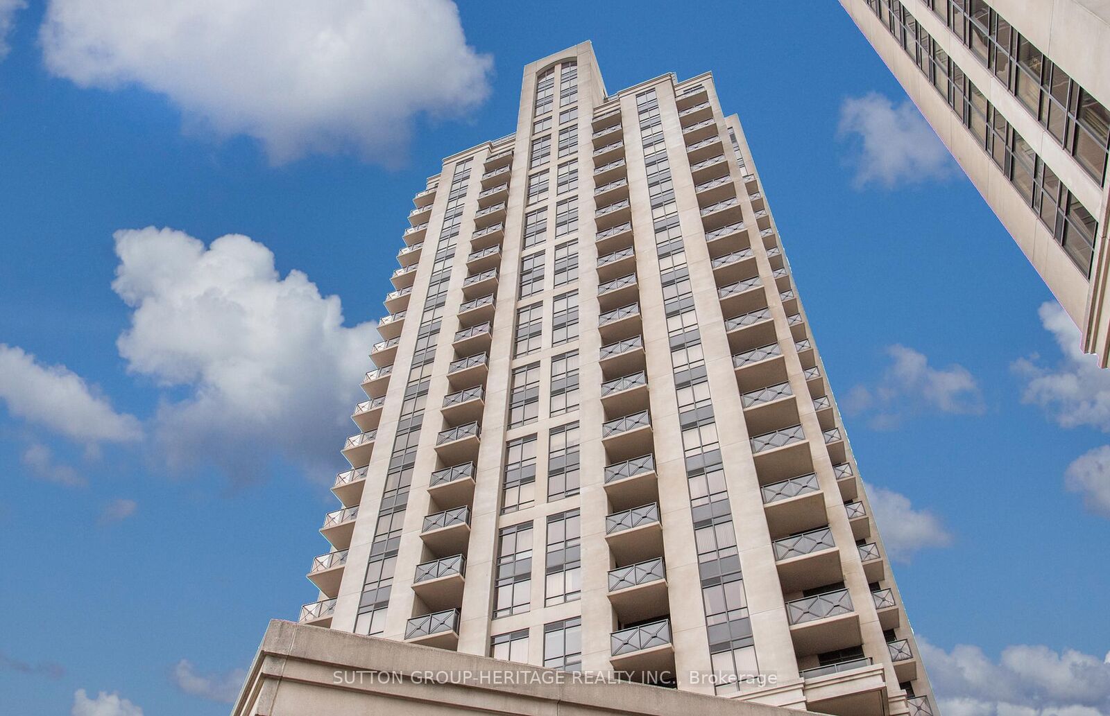 Property Photo:  133 Wynford Drive 1609  ON M3C 0J5 