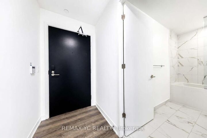 Property Photo: 180 Front Street E 3303 ON M5A 0A9