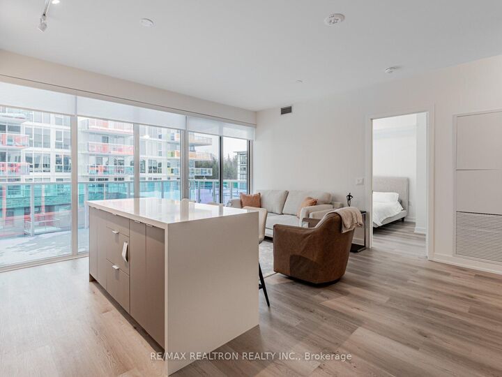 Property Photo: 333 Sunseeker Avenue 428 ON L9R 0R6