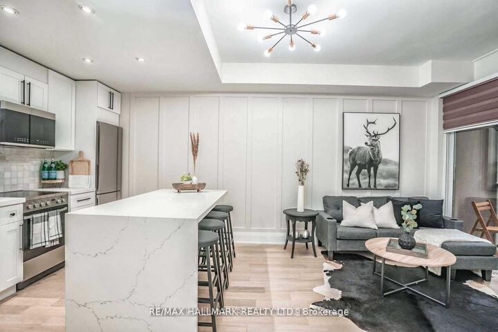 Property Photo:  85 Bloor Street 401  ON M4W 3Y1 