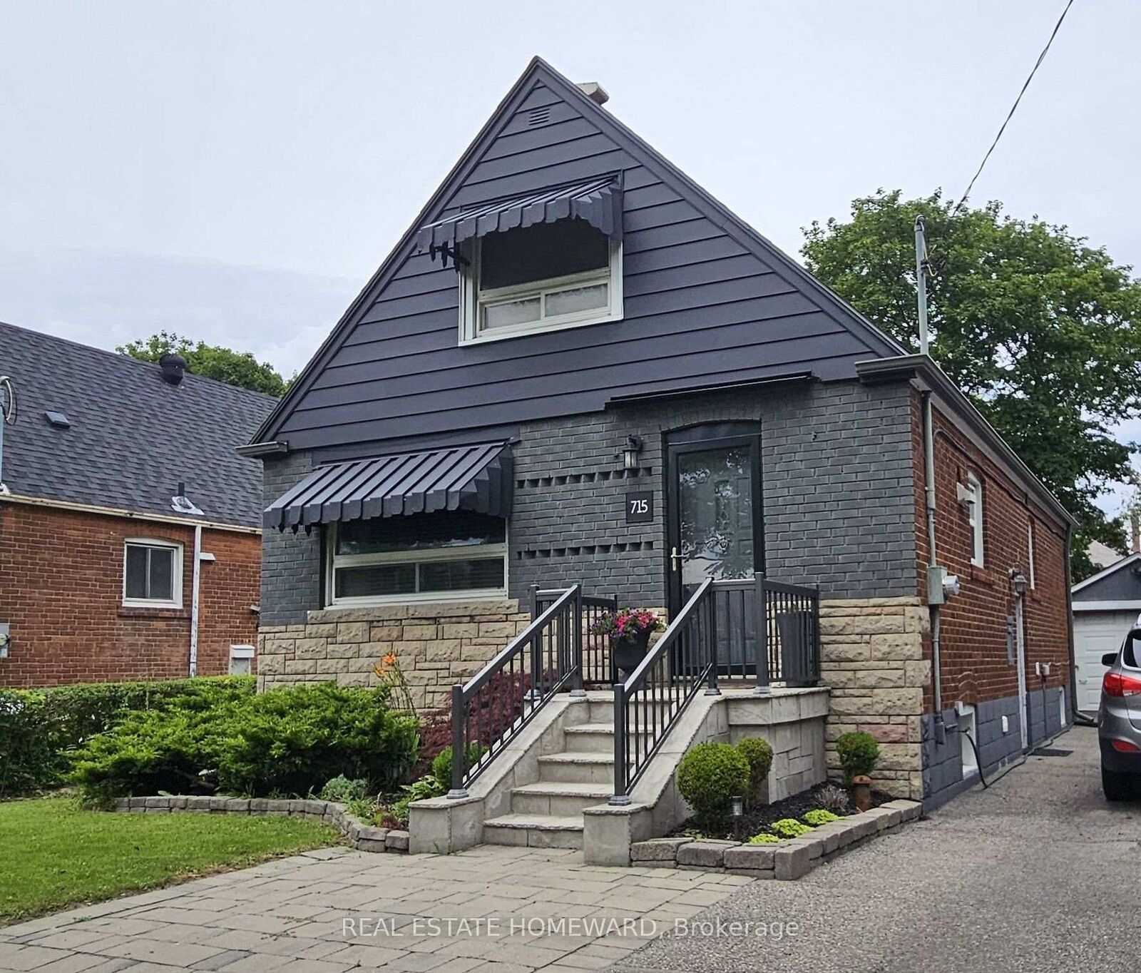 Photo de la propriété: 715 Pharmacy Avenue ON M1L 3J4
