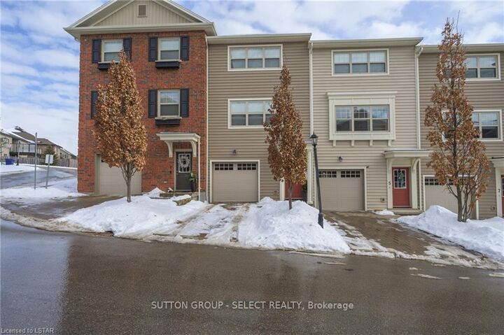 1850 Beaverbrook Avenue 3 — photo 1