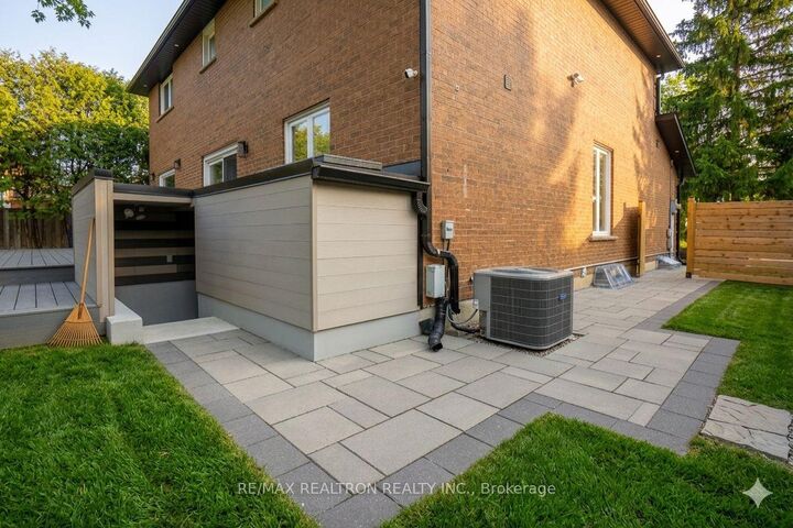 Property Photo: 3 Evergreen Crescent Lower ON L3T 5V8