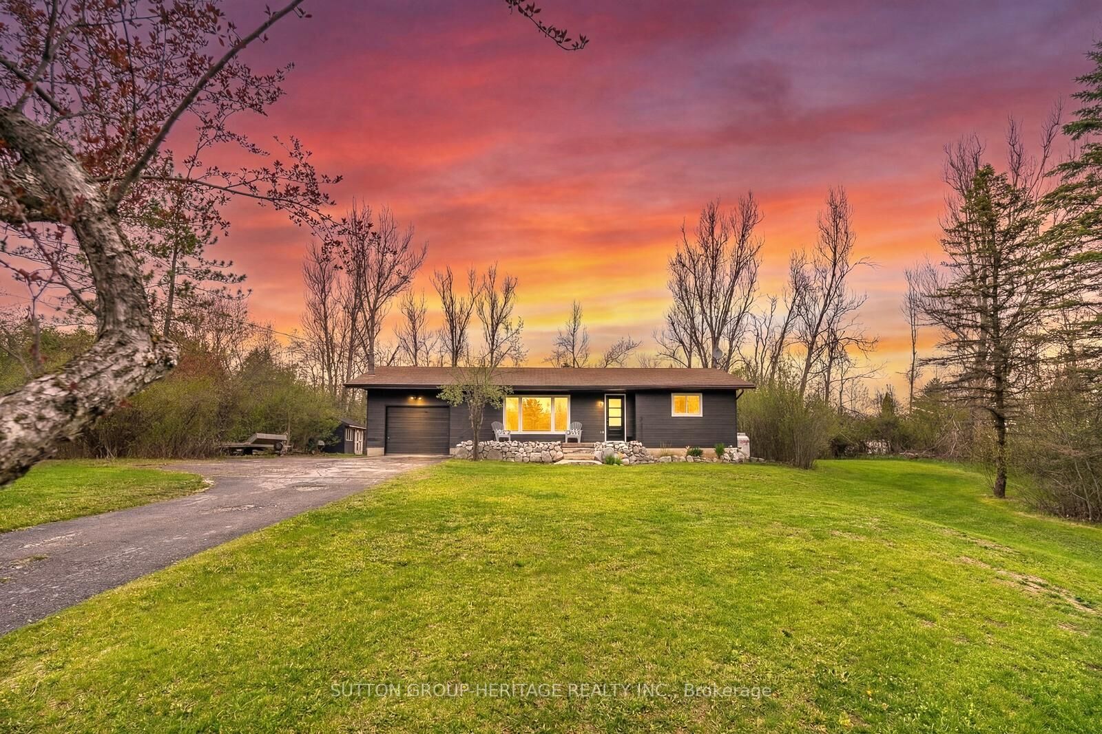 Property Photo:  11 Swiss Crescent S  ON K0M 1A0 