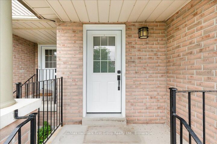 Property Photo: 9 Alexis Way ON L1R 2N9