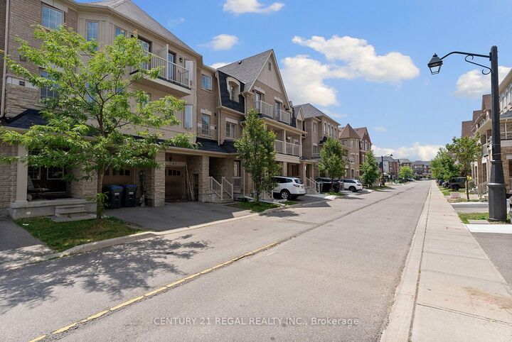 Property Photo:  43 Tollgate Street Upper  ON L6Z 0B4 