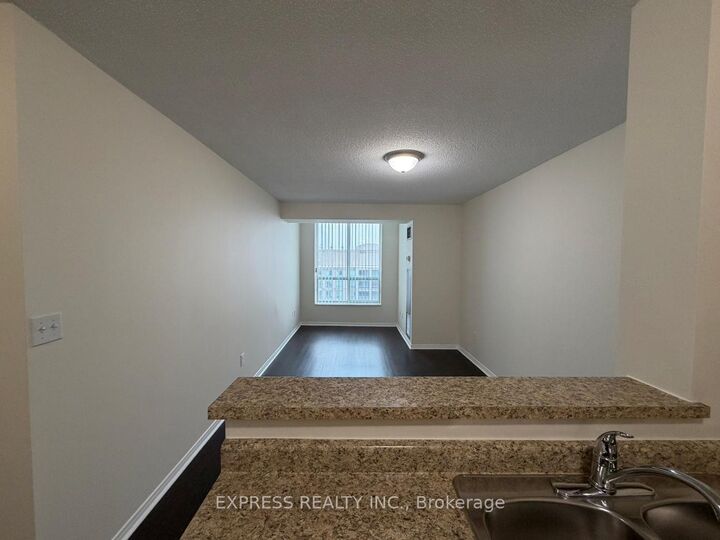 Property Photo: 29 Pemberton Avenue Lph06 ON M2M 4L5