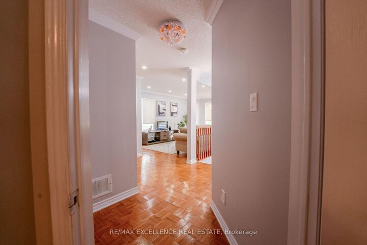 Property Photo: 48 Ridgemore Crescent ON L7A 2L4