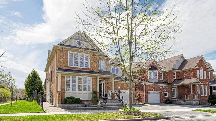 Photo de la propriété: 92 Clausfarm Lane ON L4A 0M1