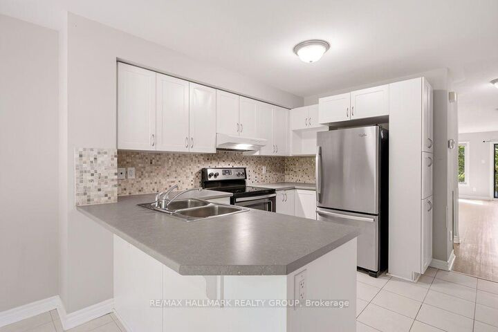 Property Photo: 1124 Klondike Road C ON K2K 0H2