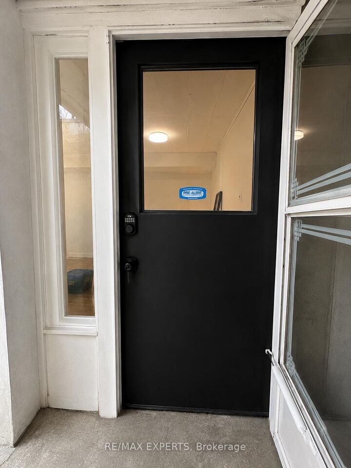 Property Photo: 9 Bridlewood Boulevard ON M1T 1P3