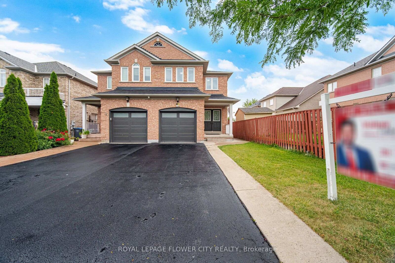 Property Photo: 25 Skylar Circle ON L6P 0Z4
