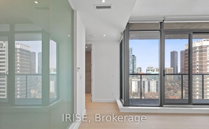 Property Photo:  81 Wellesley Street E 1808  ON M4Y 0C5 