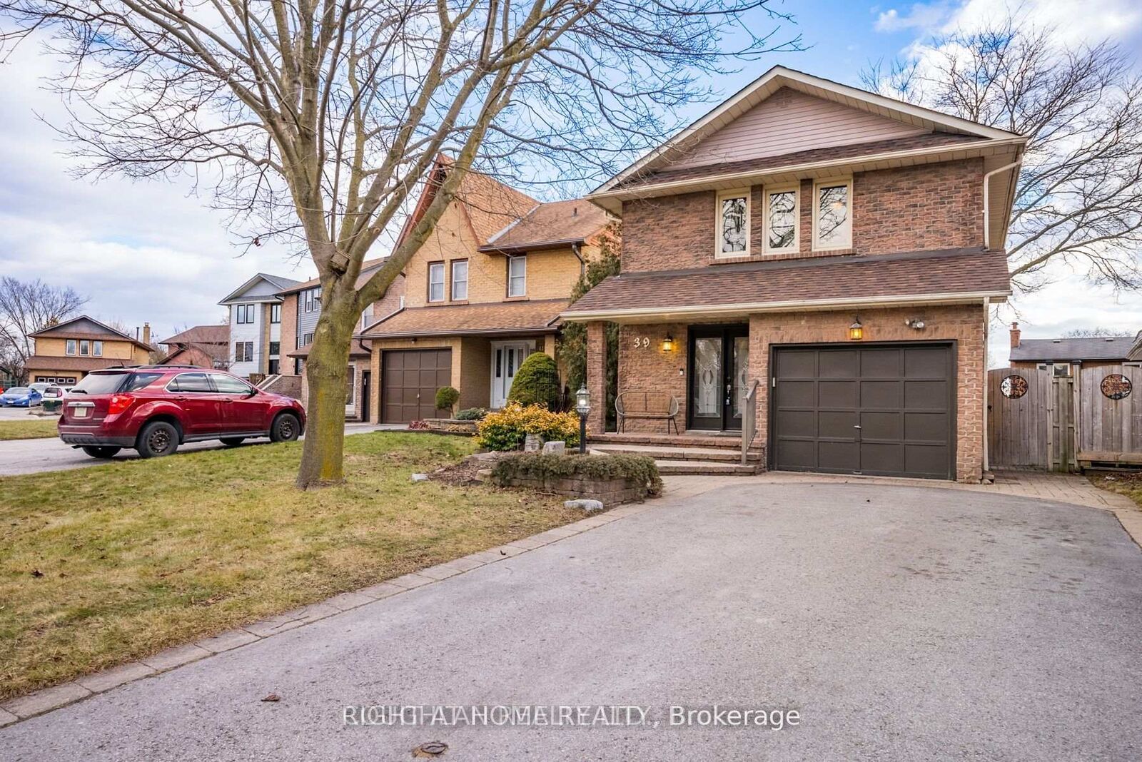 Property Photo: 39 Longfellow Court Basement ON L1N 6V7