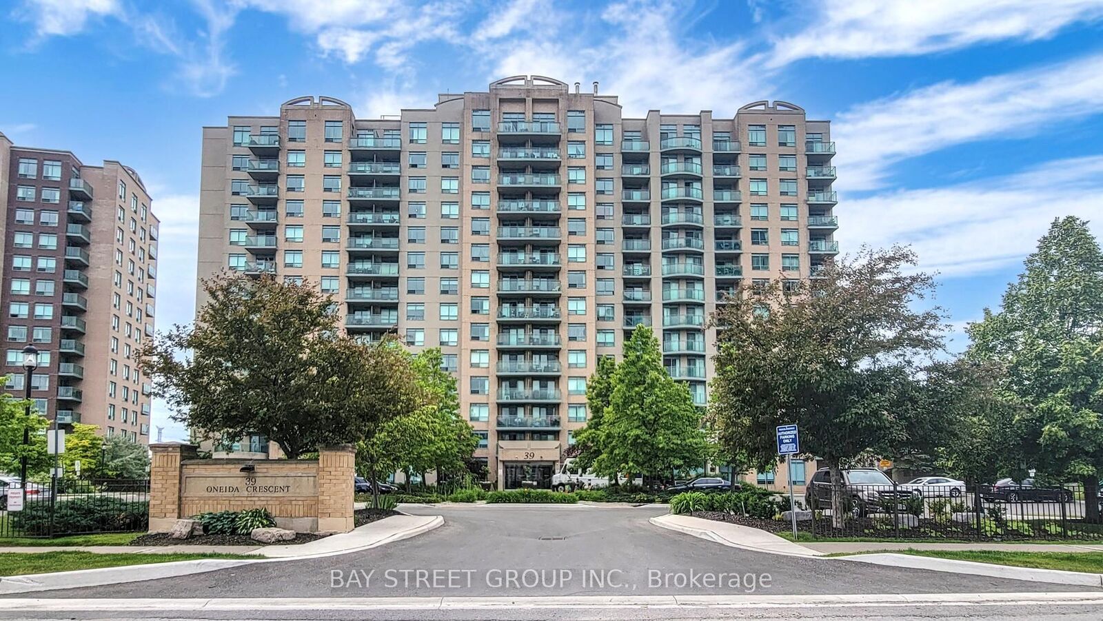 Photo de la propriété:  39 Oneida Crescent Lph19  ON L4B 4T9 