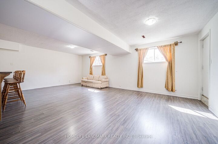 Property Photo: 113 Oak Avenue ON L4C 6R6