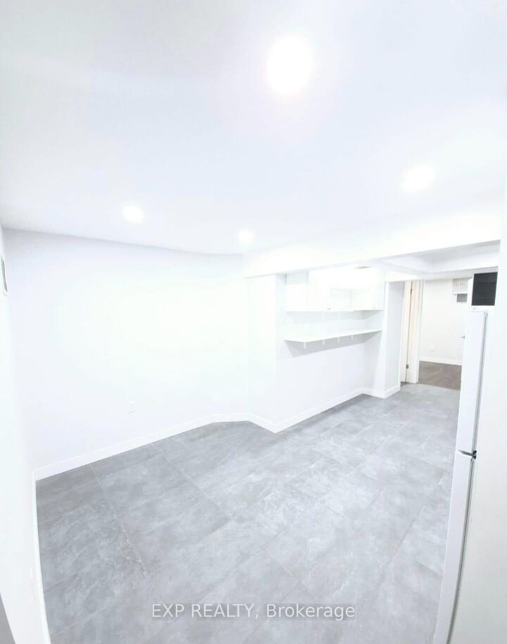 Property Photo:  1266 Northmount Street  ON L1G 7M8 