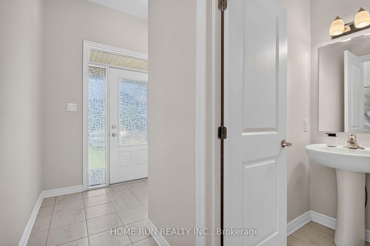 Property Photo: 302 Grackle Street ON K1X 0G7