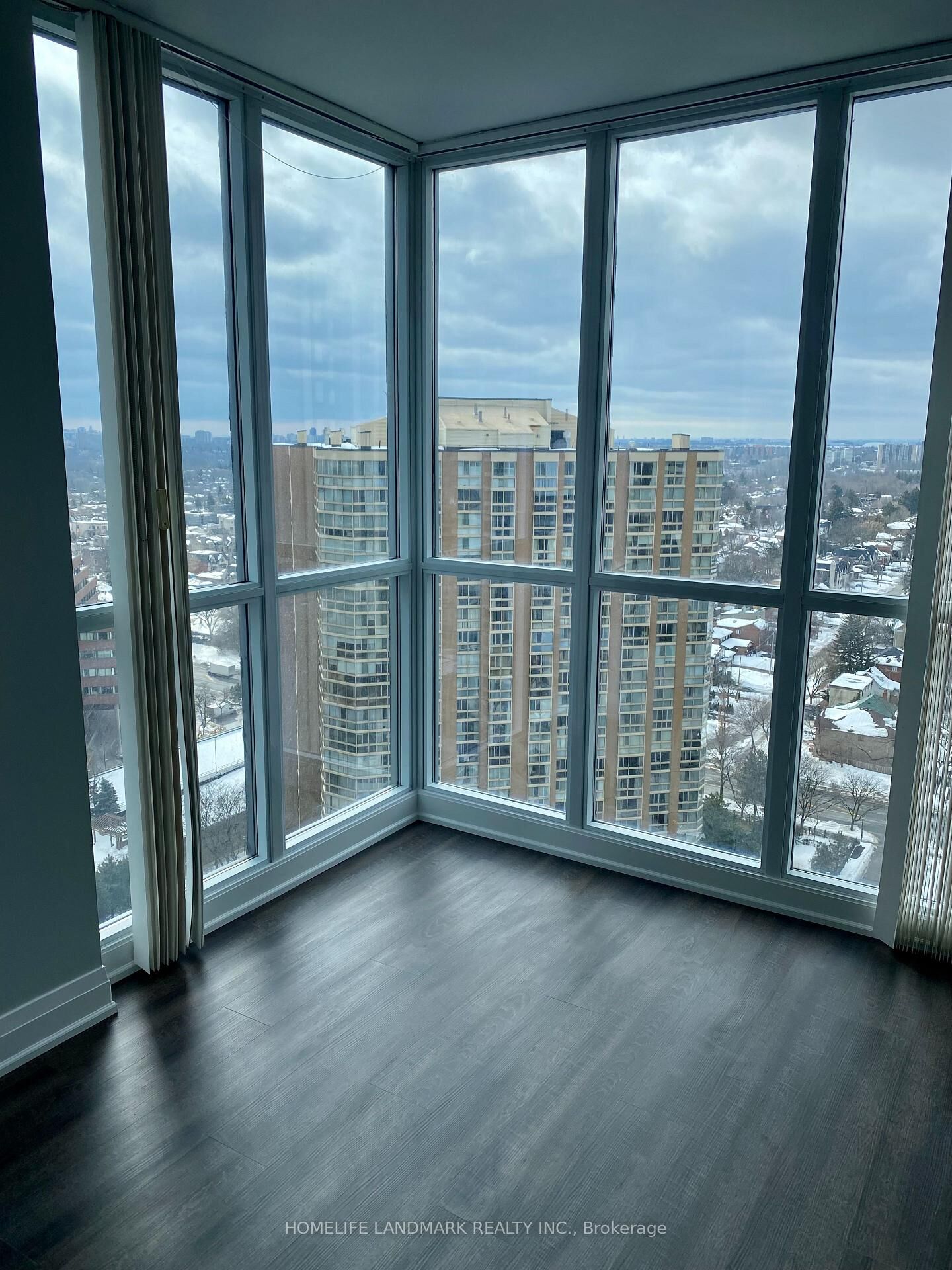 Property Photo:  4968 Yonge Street W 2815  ON M2N 5N7 