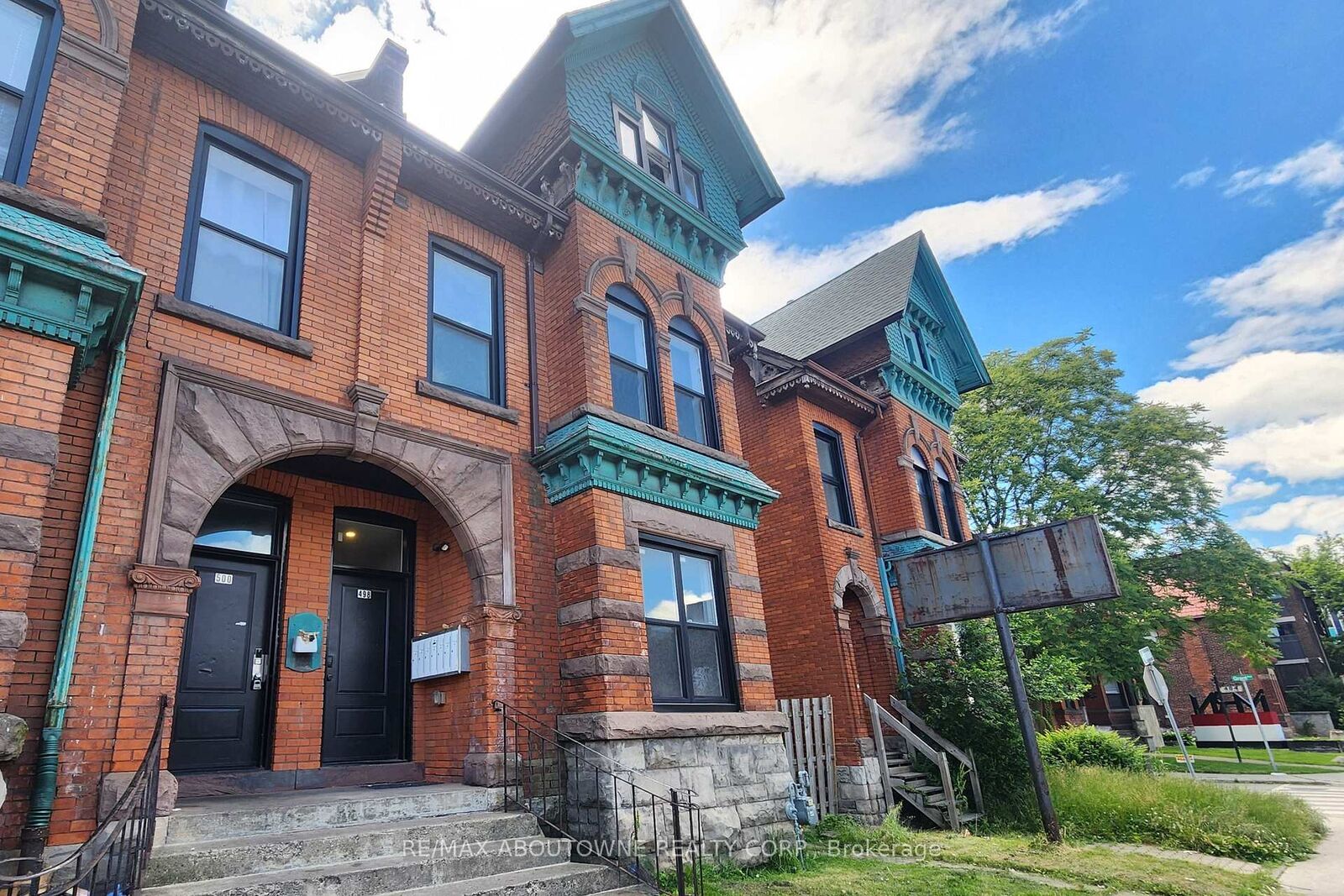 Property Photo: 498 Main Street E 1B ON L8N 1K7