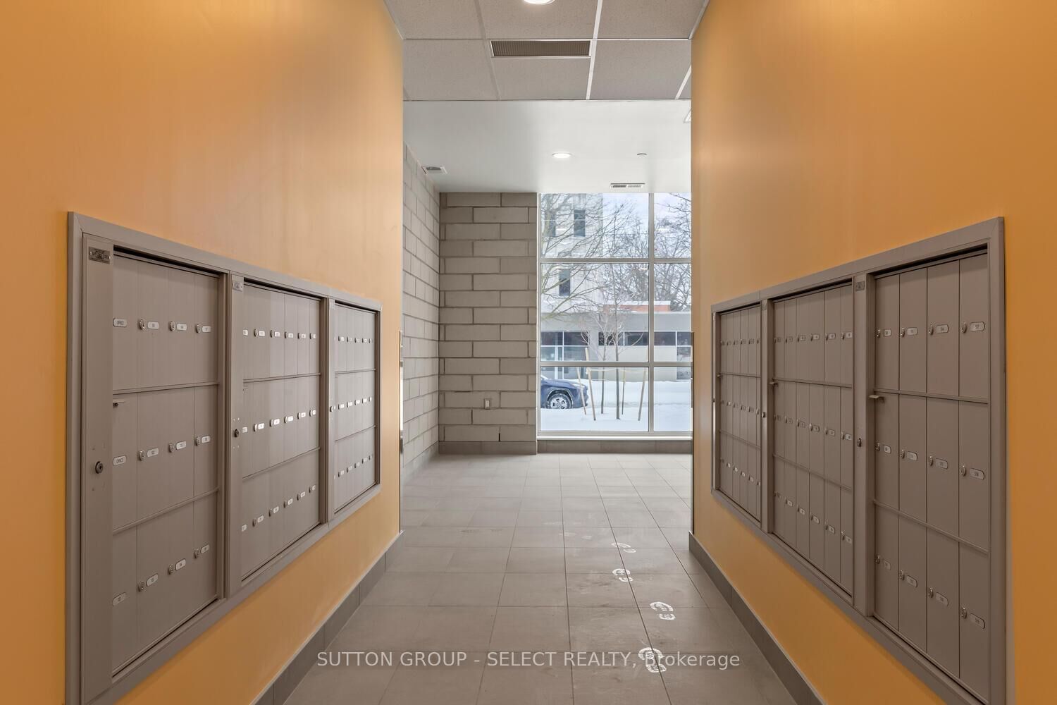 Property Photo: 351 Hill Street 207 ON N6B 2M2