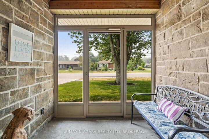 Property Photo: 611 Sugarloaf Street ON L3K 0A3