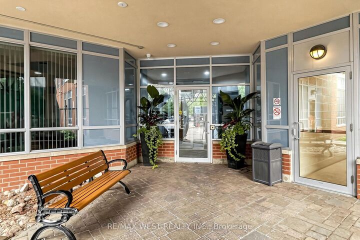 Property Photo: 2772 Keele Street 505 ON M3M 0A3