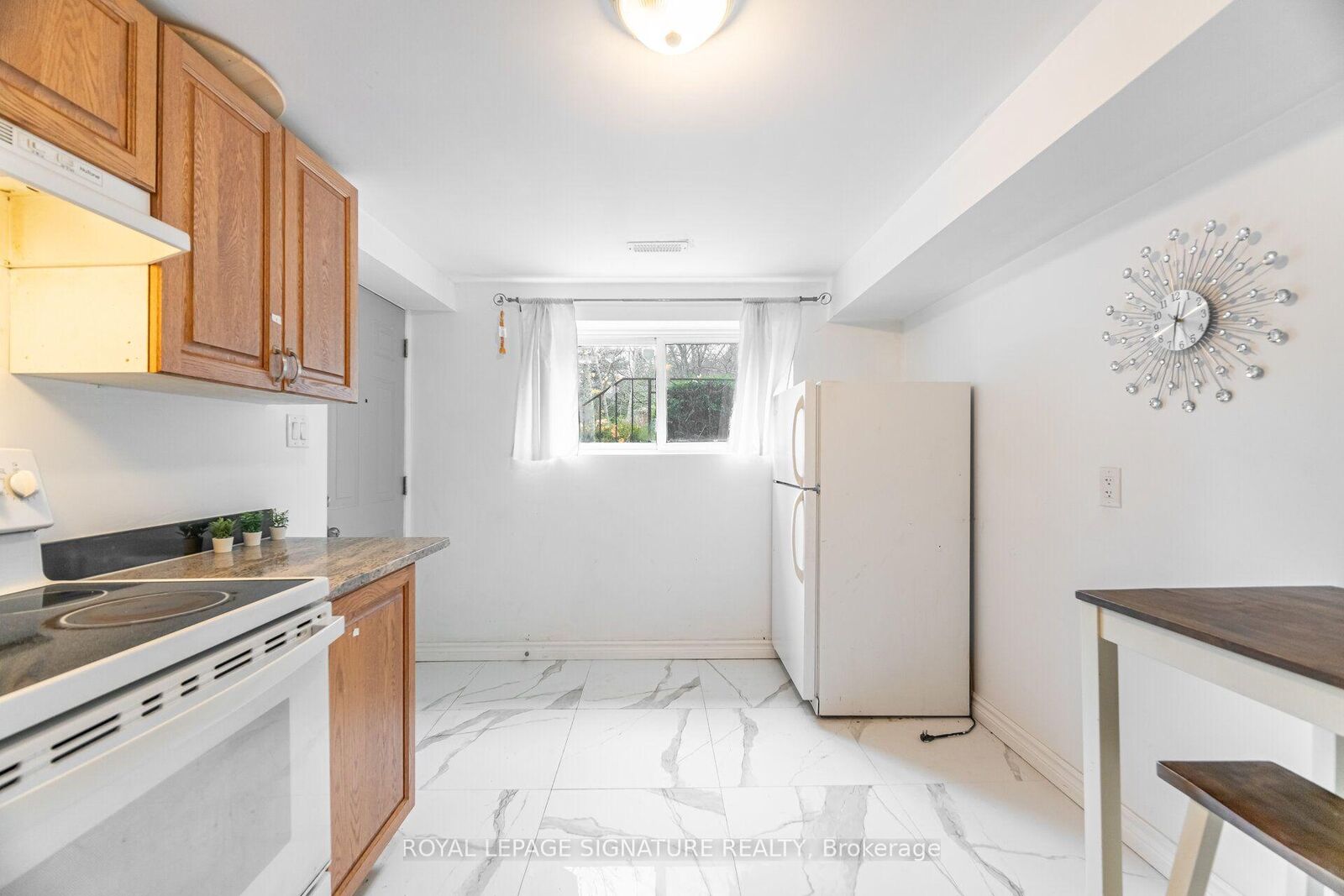 Property Photo: 406 Tamarack Drive Main ON N2L 4G6