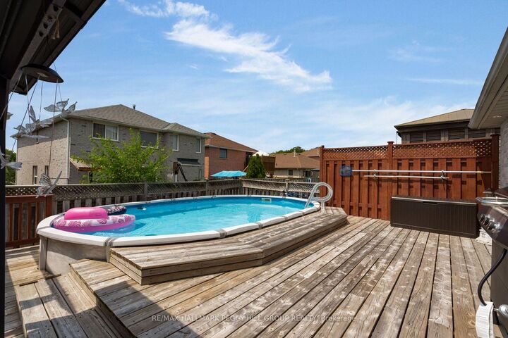 Property Photo:  9 Stephanie Lane  ON L4N 0V2 