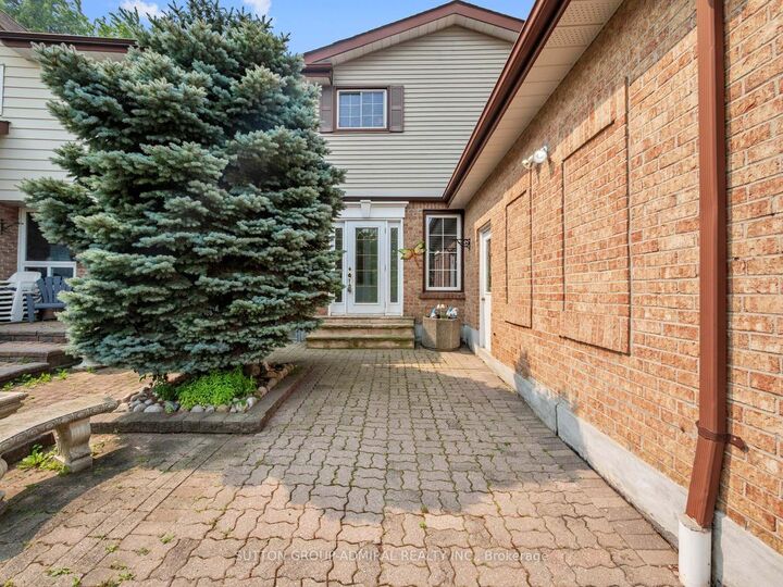 Property Photo: 5 Durie Lane ON L3T 5H4