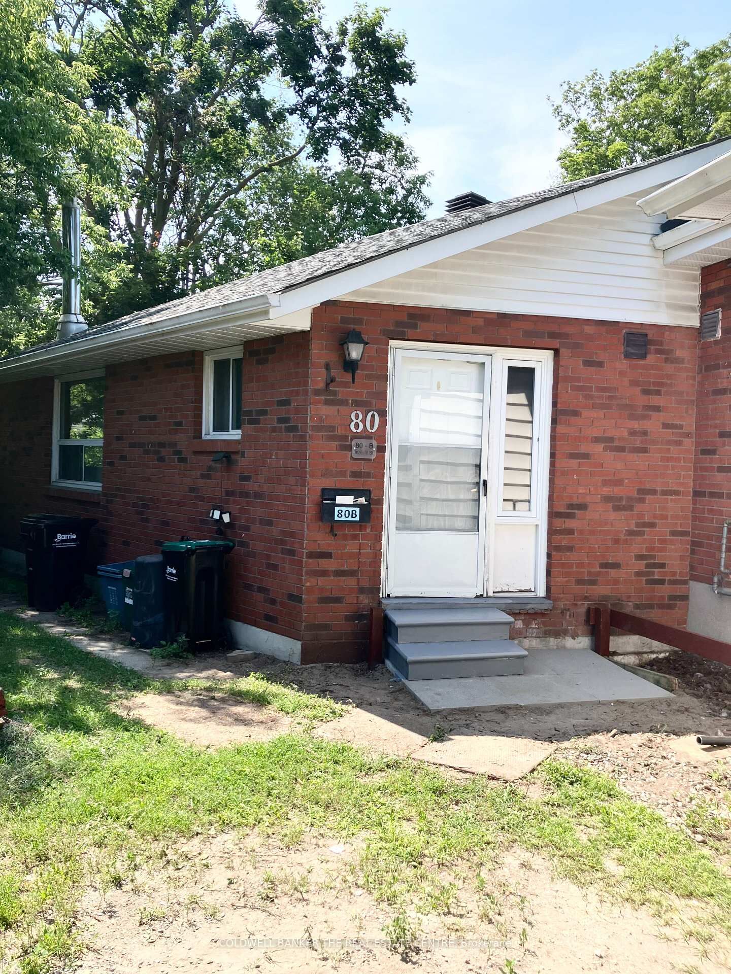 Property Photo: 80 Innisfil Street B ON L4N 3E2