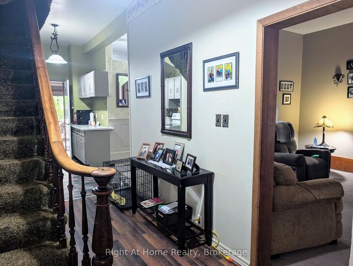 Property Photo:  142 Douro St Street  ON N5A 3R5 
